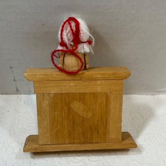 VTG Handmade Wooden Fireplace w/Girl Doll Sitting on Mantle Christmas Ornament - Picture 11 of 11